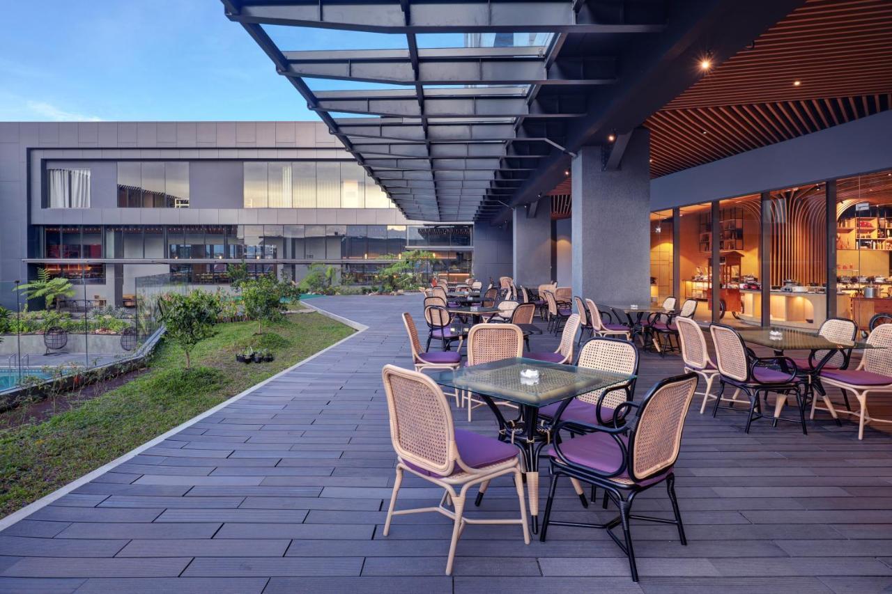 Grand Mercure Malang Esterno foto
