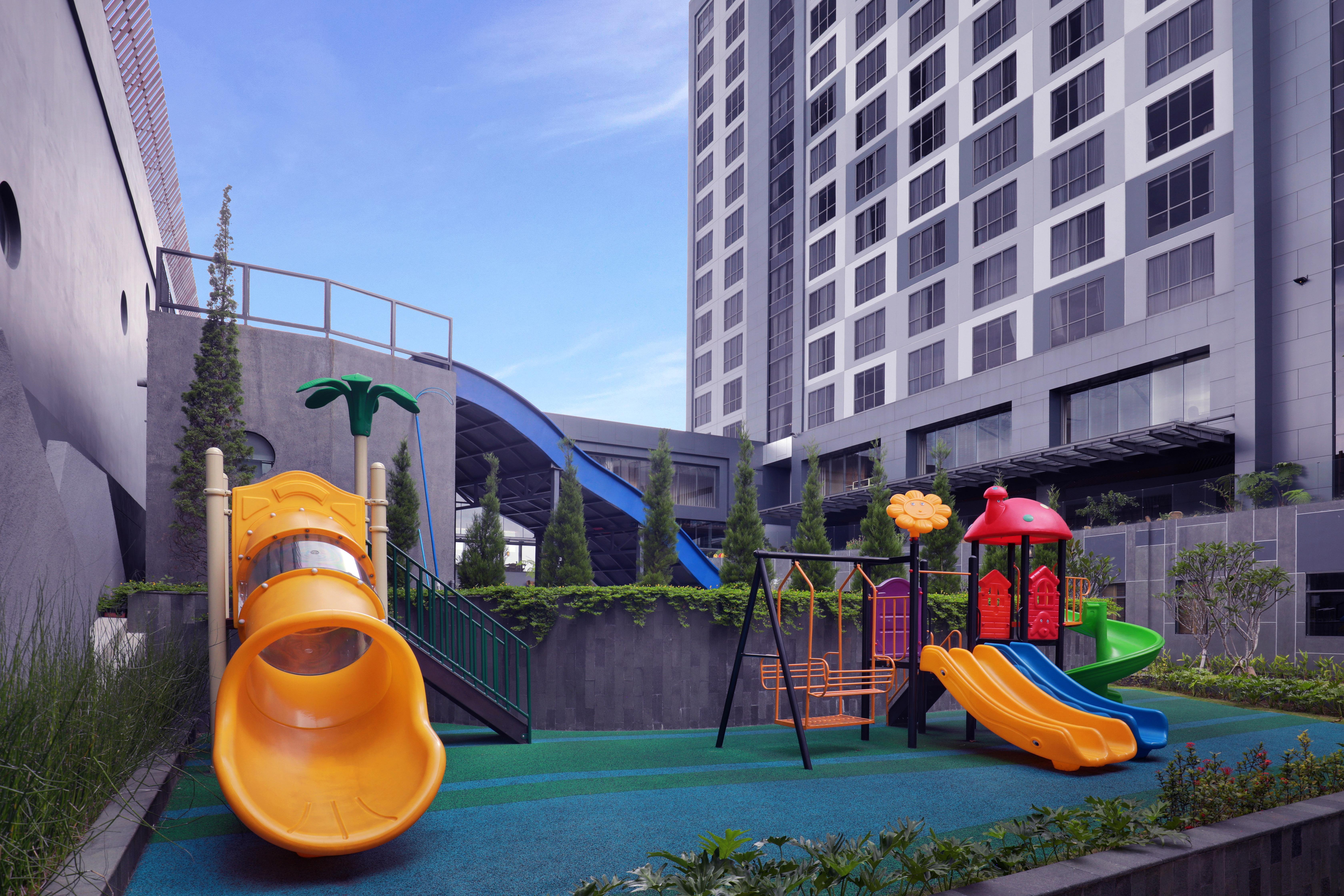 Grand Mercure Malang Esterno foto