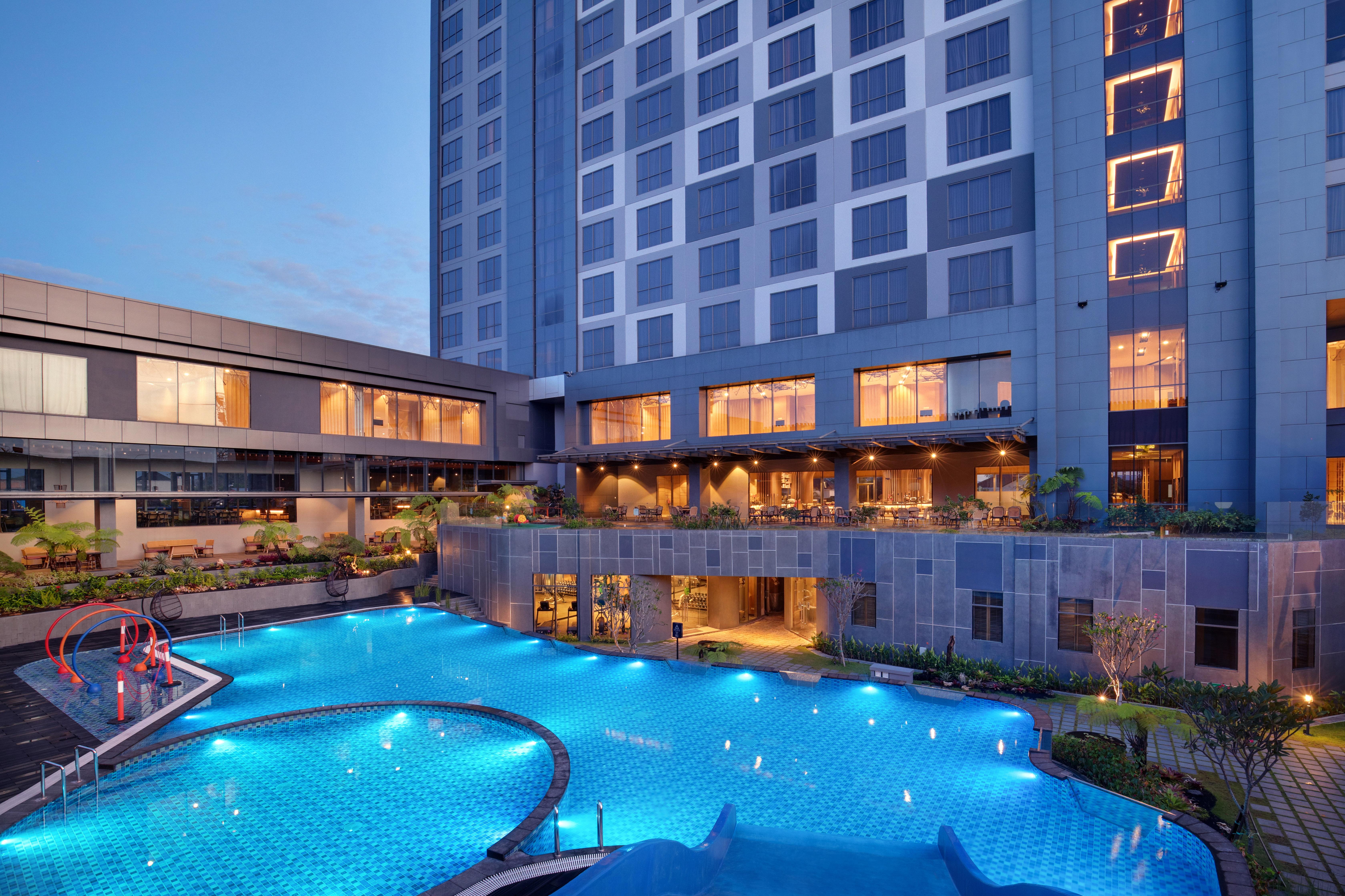 Grand Mercure Malang Esterno foto