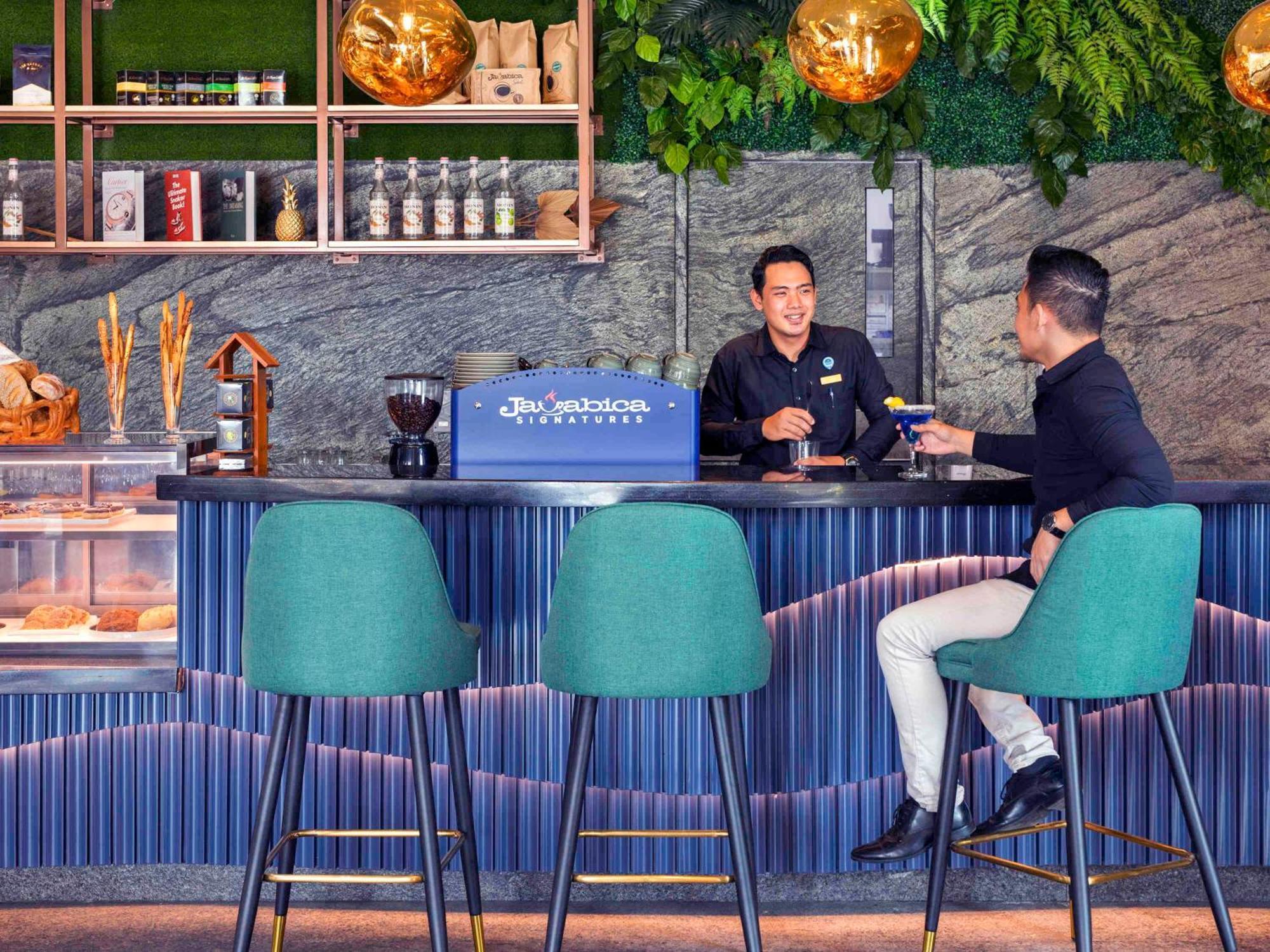 Grand Mercure Malang Esterno foto