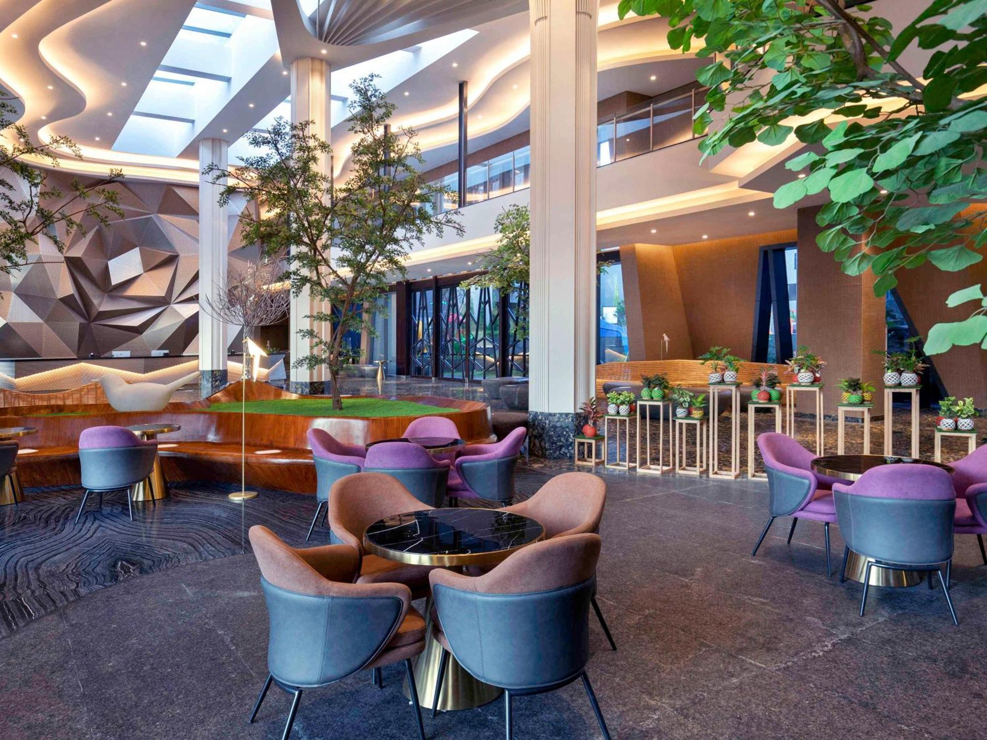 Grand Mercure Malang Esterno foto