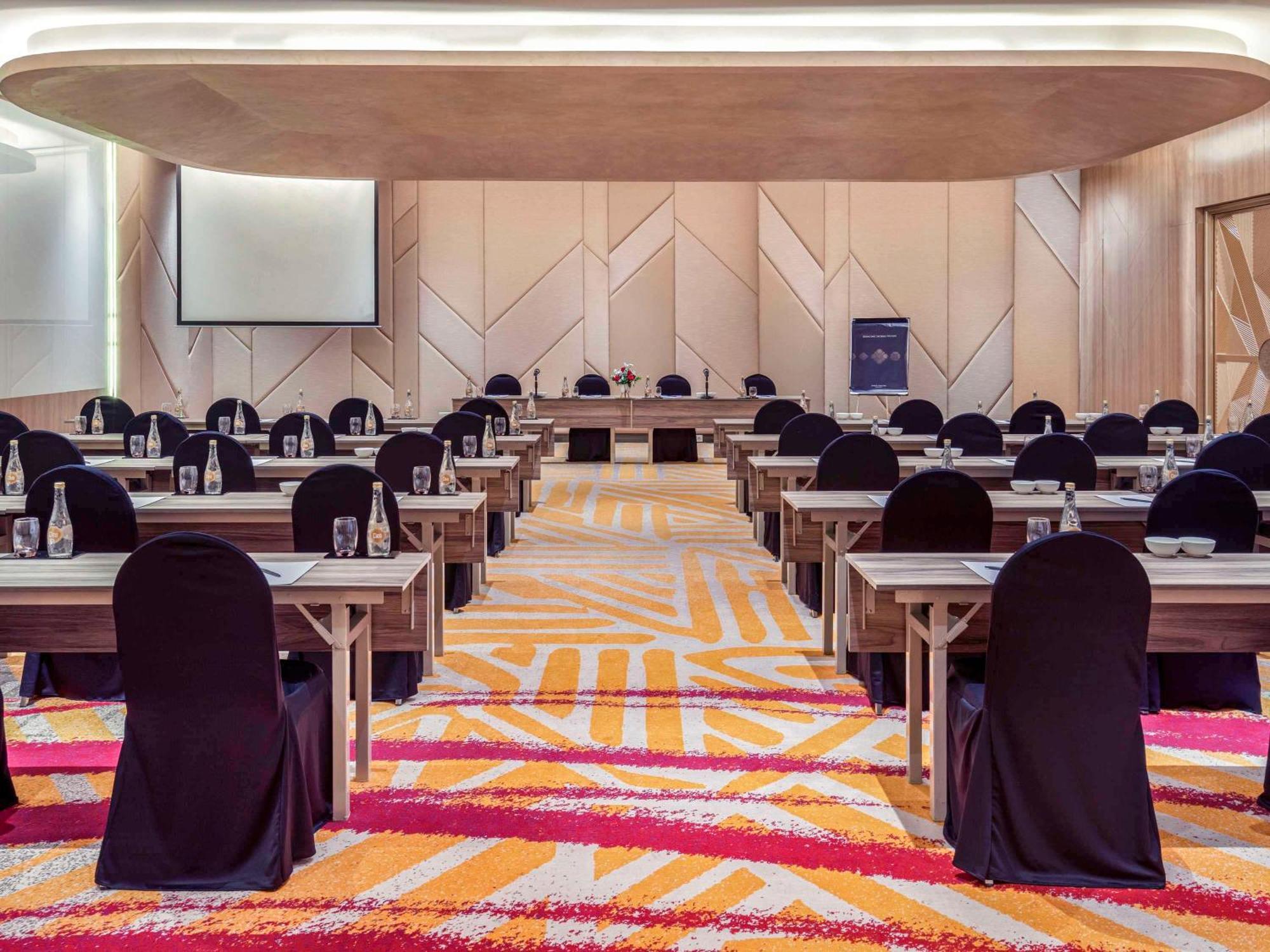 Grand Mercure Malang Esterno foto