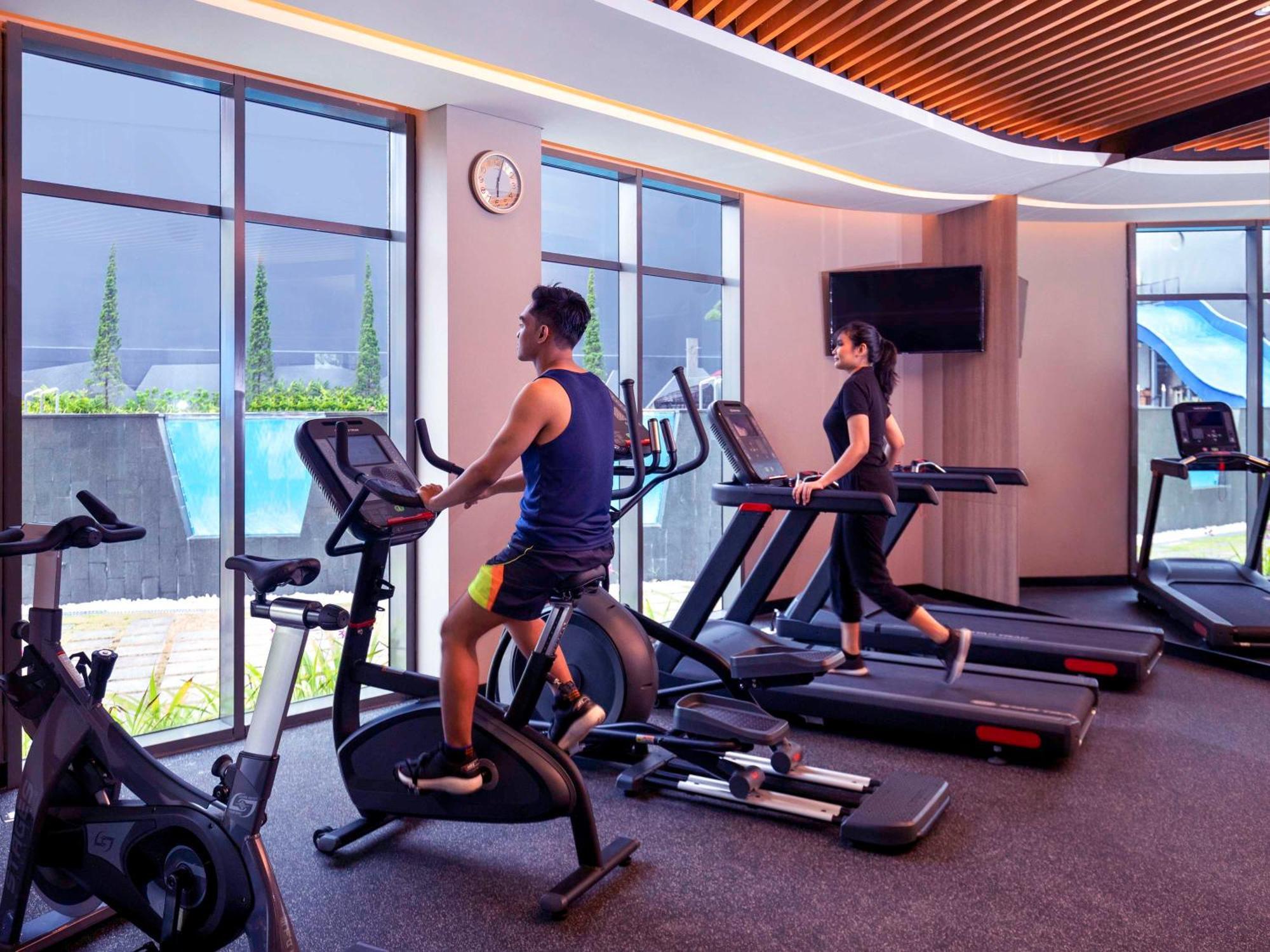 Grand Mercure Malang Esterno foto