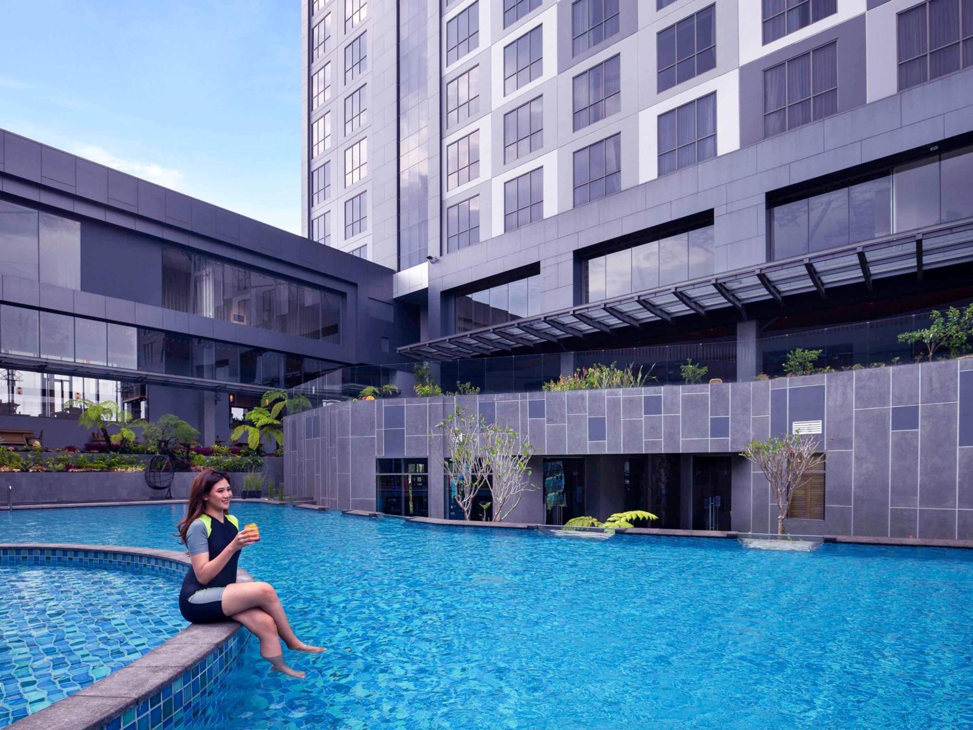 Grand Mercure Malang Esterno foto