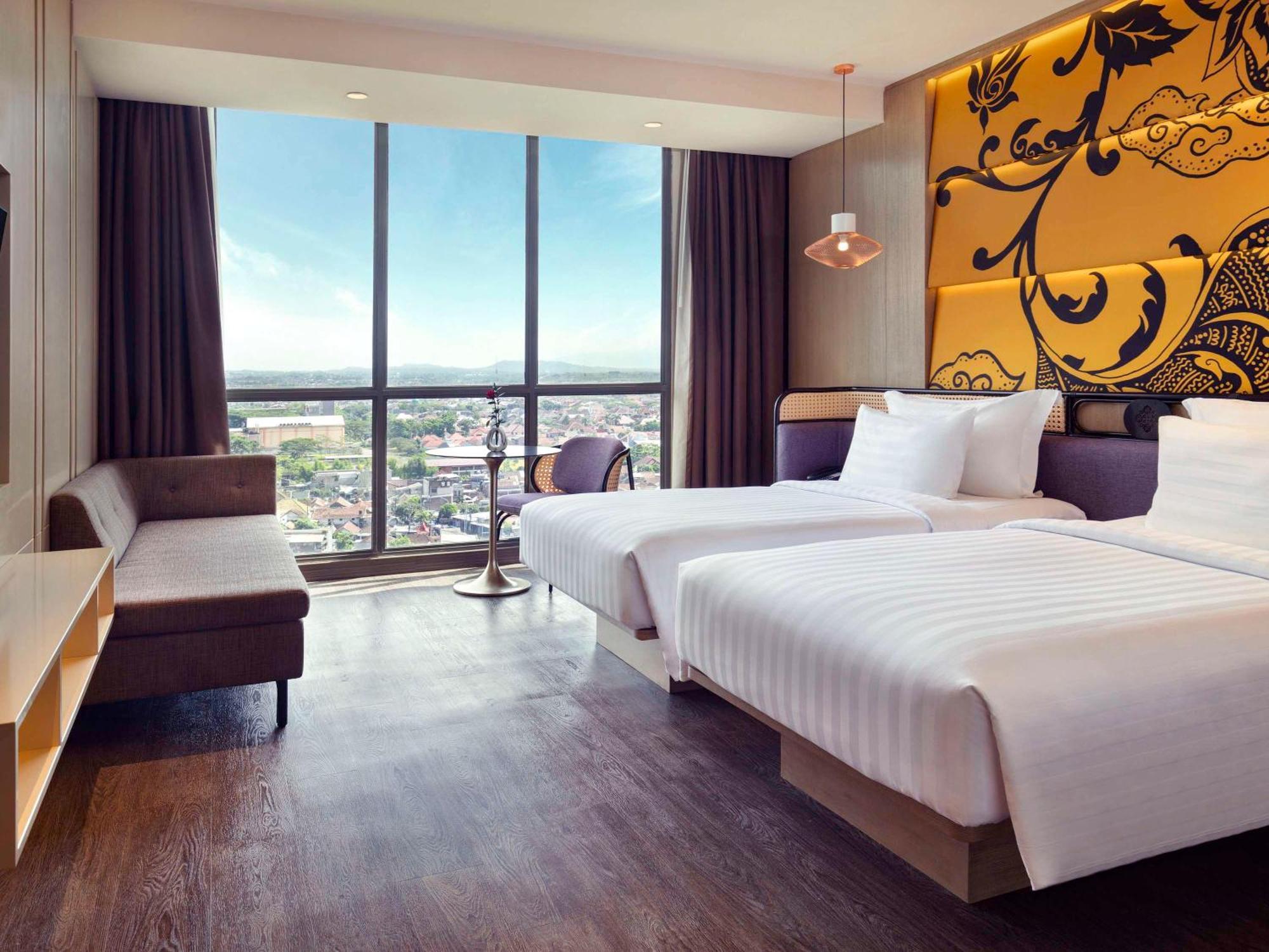 Grand Mercure Malang Esterno foto